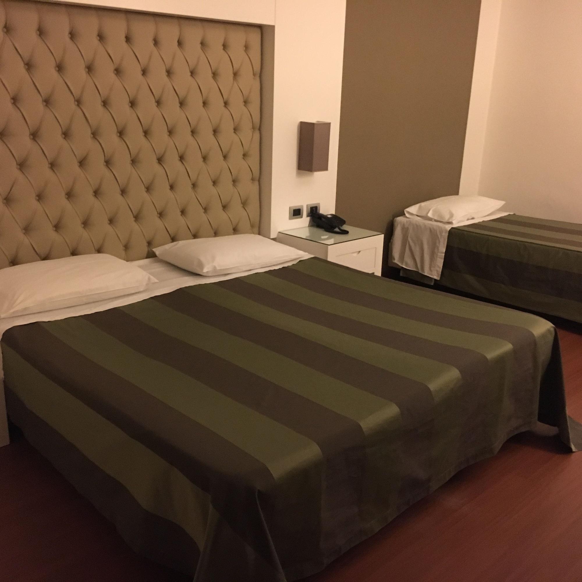 Club Hotel Kennedy 로첼라 이오니카 외부 사진